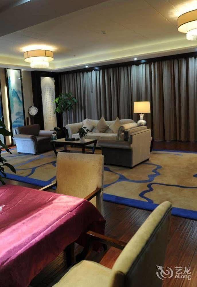 Jingyue Lake Hotel Dujiangyan Exterior photo